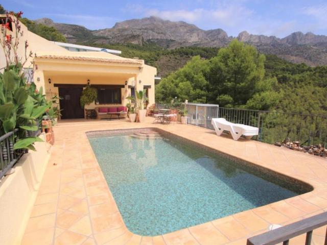 Chalet en venta en Callosa D'en Sarrià, Valencia