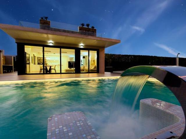 Chalet en venta en Playa Flamenca II, el Baix Segura / La Vega Baja