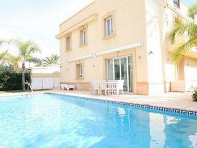 Chalet en venta en Urbanización La Zenia II, el Baix Segura / La Vega Baja