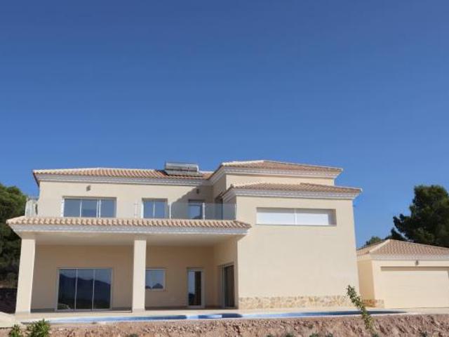 Villa en venta en El Pinós