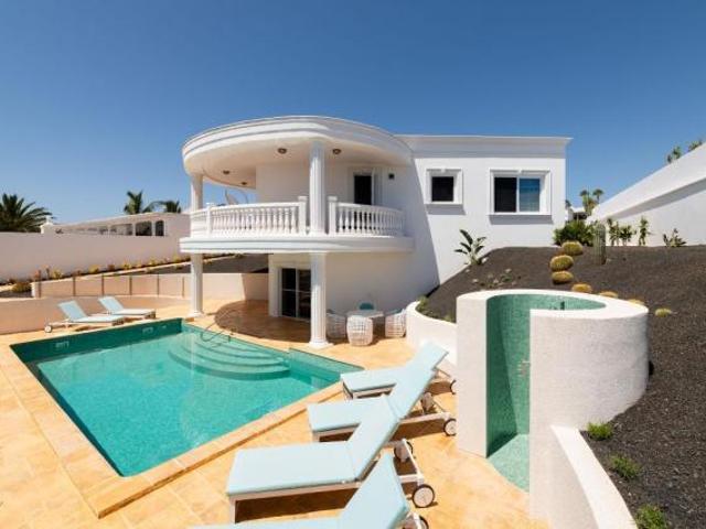 Chalet en venta en Puerto Calero, Yaiza