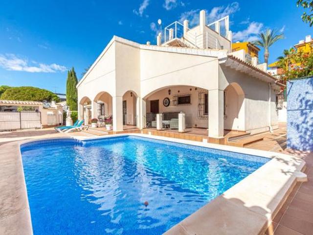 Villa en venta en Punta Prima