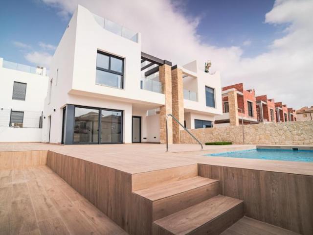 Villa en venta en Punta Prima