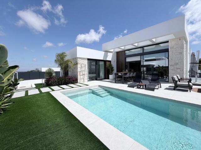 Chalet en venta en Puerto de la Torre, Málaga-Costa del Sol