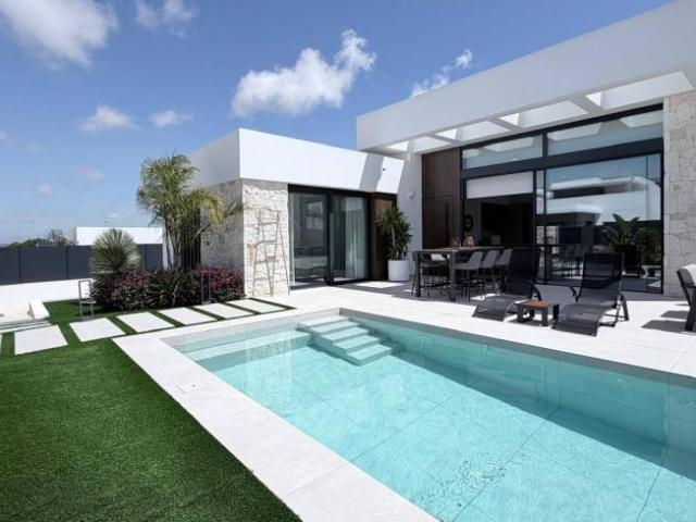 Chalet en venta en Puerto de la Torre, Málaga-Costa del Sol
