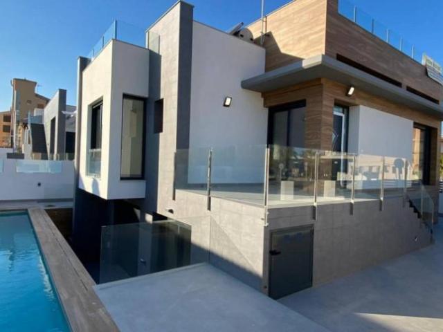 Chalet en venta en La Mata, el Baix Segura / La Vega Baja