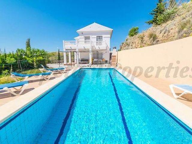 Villa en alquiler en Torrox, Torrox-Costa