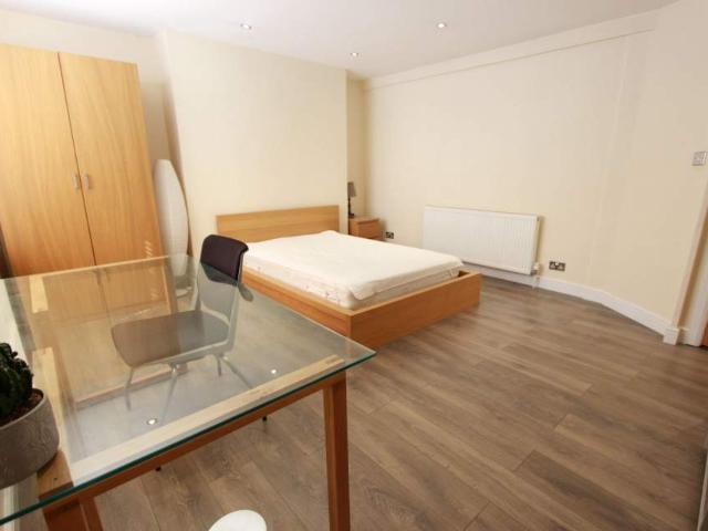 Apartment for rent in Covent Garden, Victoria