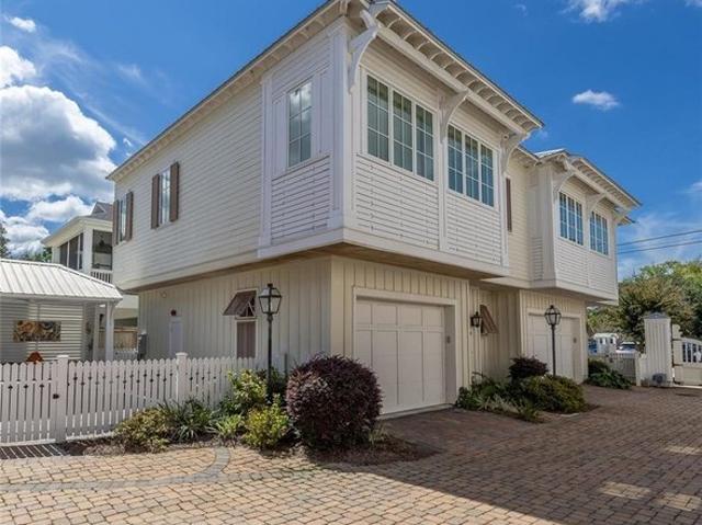 Townhouse for sale in Fairhope, Alabama