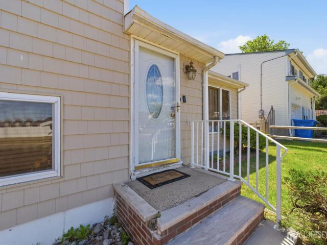 House for sale in Sayreville, New Jersey