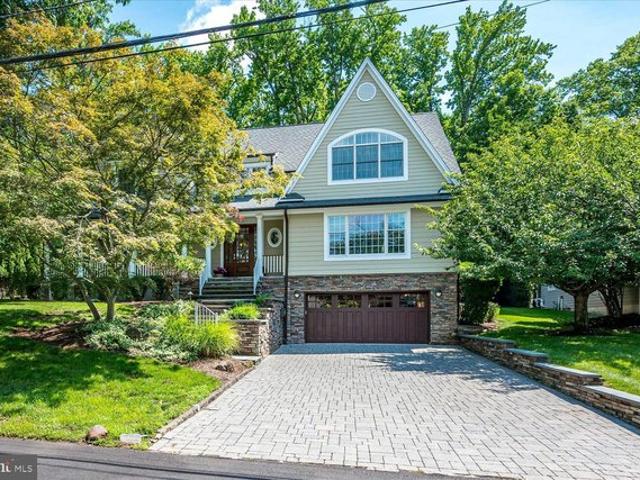 House for sale in Edison, New Jersey