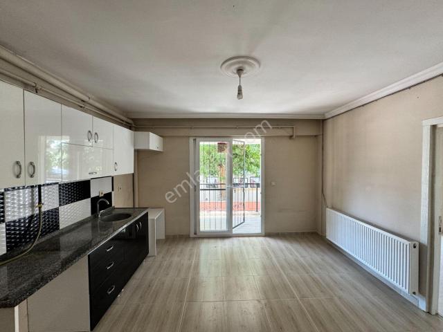 Tire, İzmir içerisinde kiralık mülk