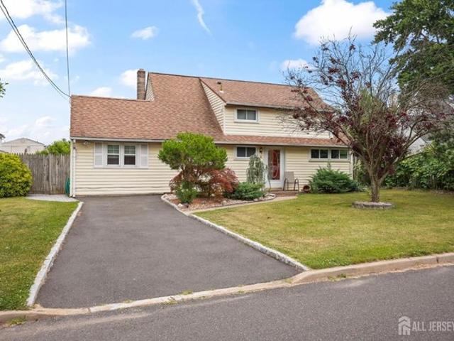 House for sale in Cliffwood, New Jersey