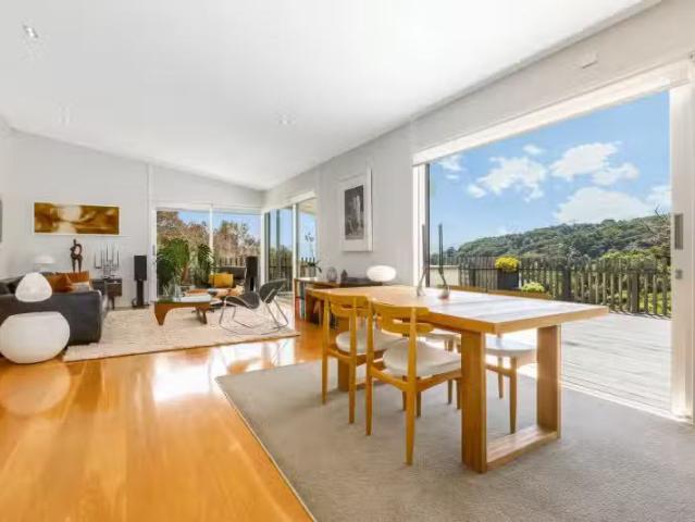 House for sale in Days Bay, Wellington