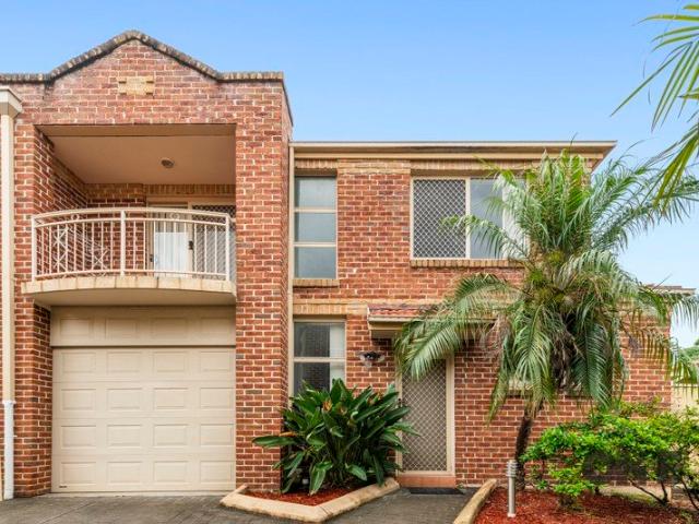 Townhouse for rent in Sydney, New South Wales