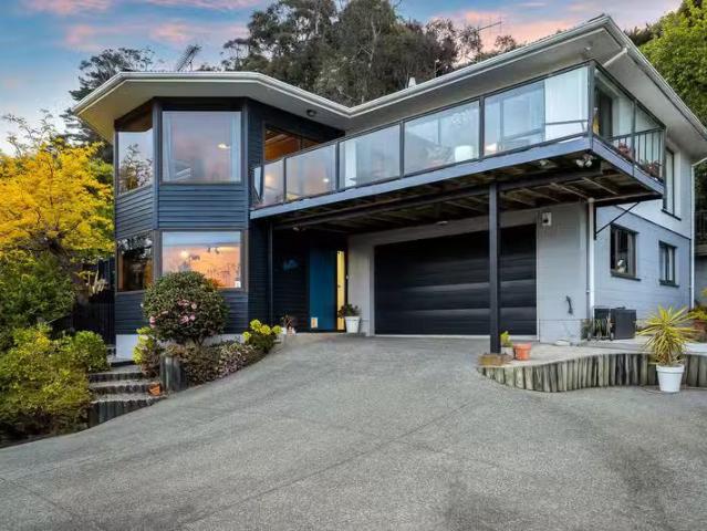 House for sale in Chaslands, Canterbury