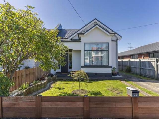 House for sale in Otakou