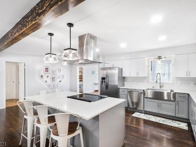 House for sale in Hampton, New Jersey
