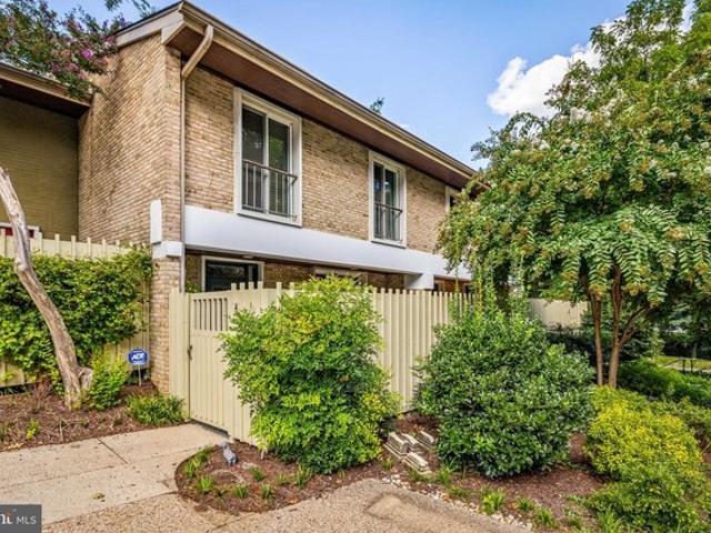 Condo for sale in Cross Keys, Baltimore