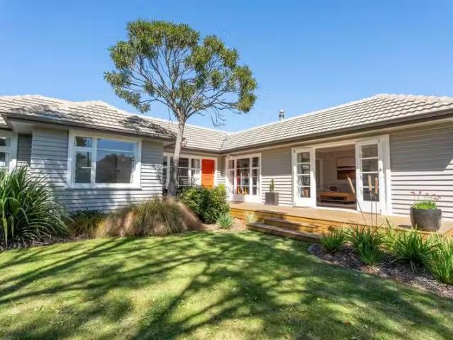House for sale in Chaslands, Canterbury