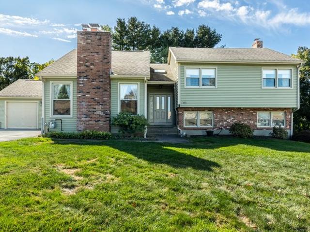 House for sale in Cromwell, Connecticut