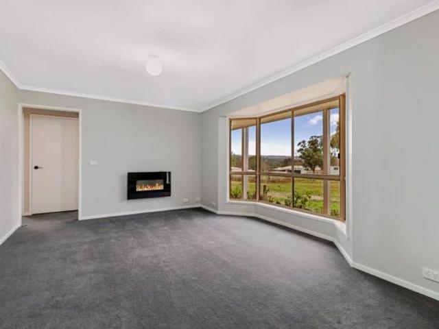 Apartment for rent in Campbells Creek, Victoria