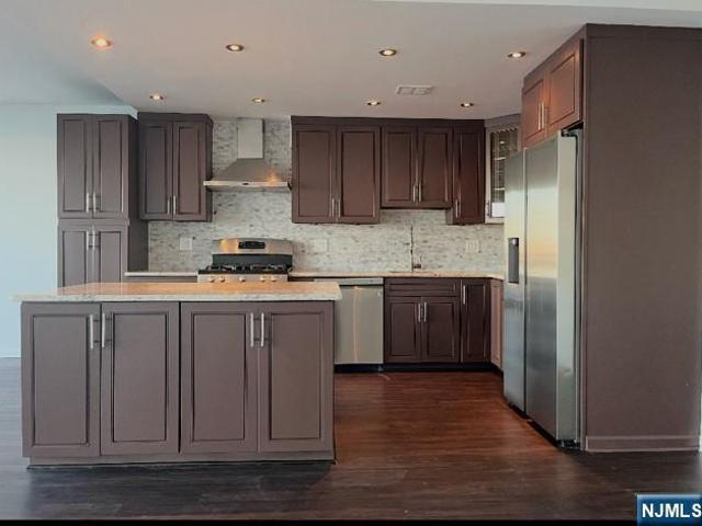 House for sale in Fort Lee, New Jersey