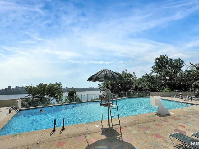 House for sale in Fort Lee, New Jersey