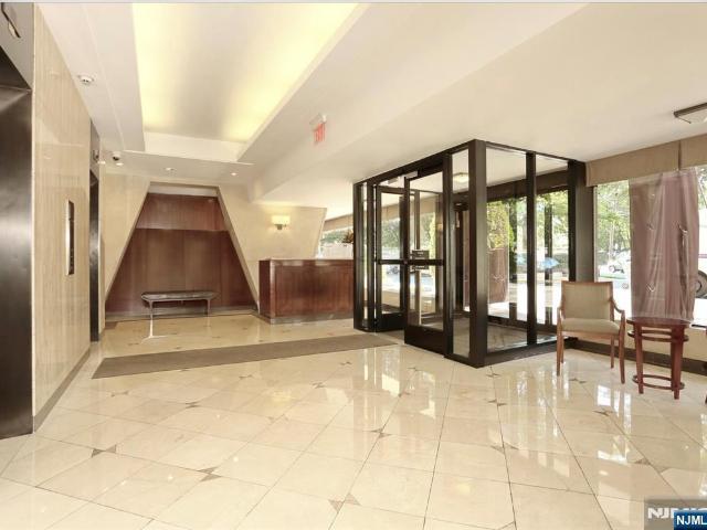 House for sale in Fort Lee, New Jersey
