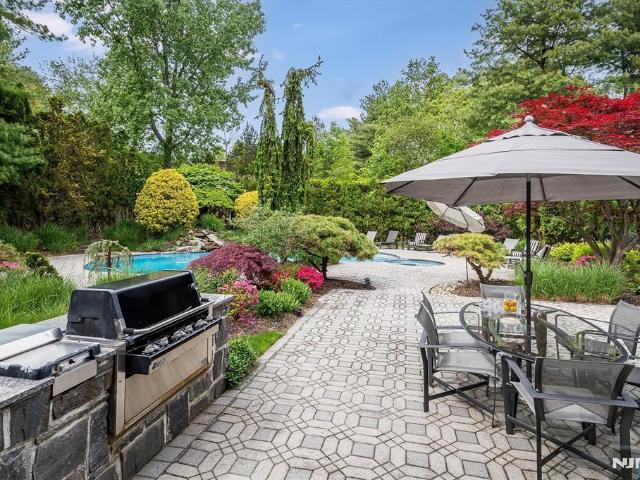 House for sale in Woodcliff Lake, New Jersey