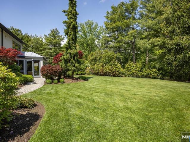 House for sale in Woodcliff Lake, New Jersey