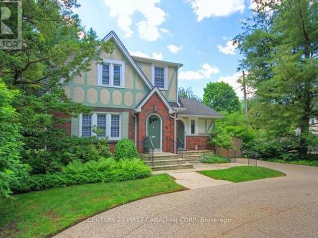 House for sale in Ancaster, Ontario