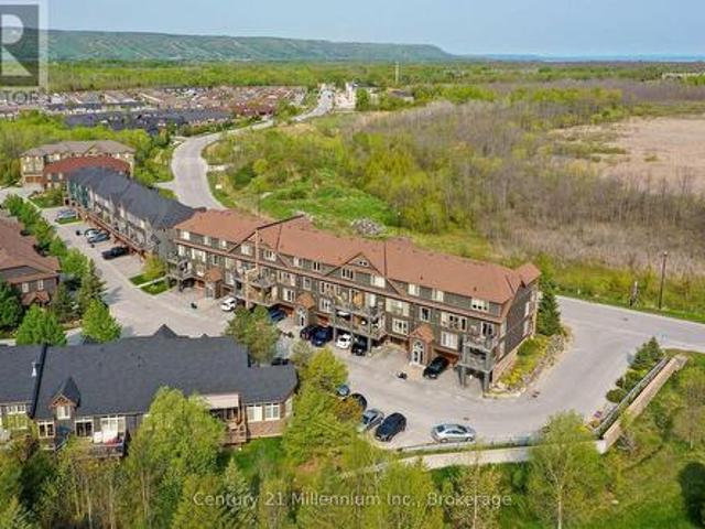 Townhouse for rent in Collingwood