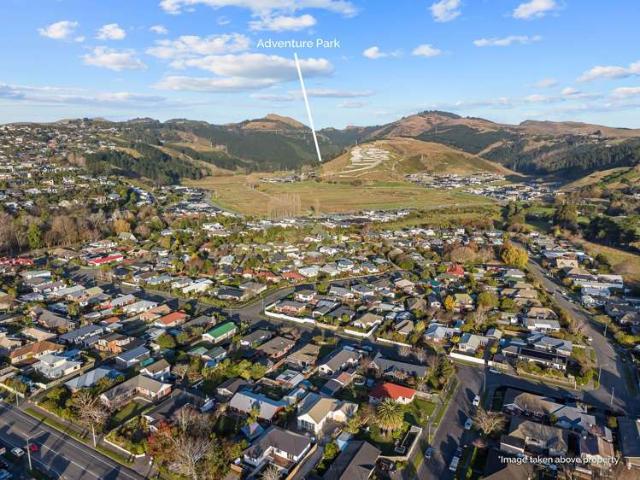 House for sale in Chaslands, Canterbury