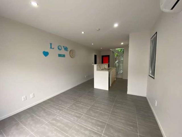 Townhouse for rent in Paremoremo