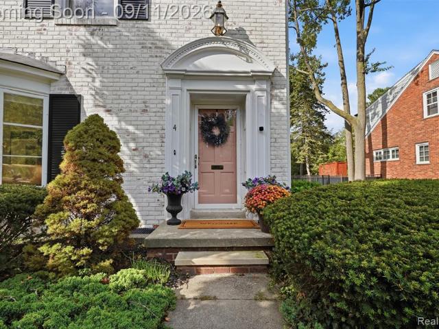 House for sale in Pleasant Ridge, Oakland County