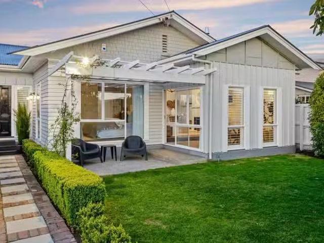 House for sale in Saint Albans, Canterbury