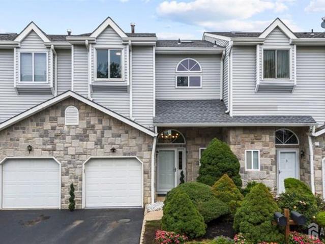 Townhouse for sale in Cliffwood, New Jersey