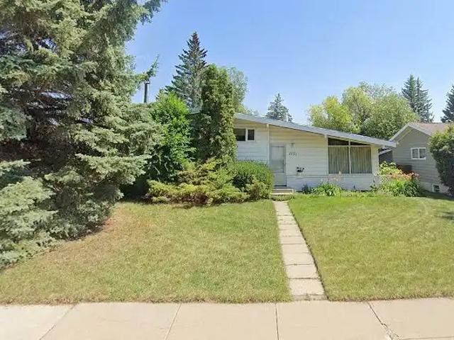 House for rent in Lakeview, Calgary