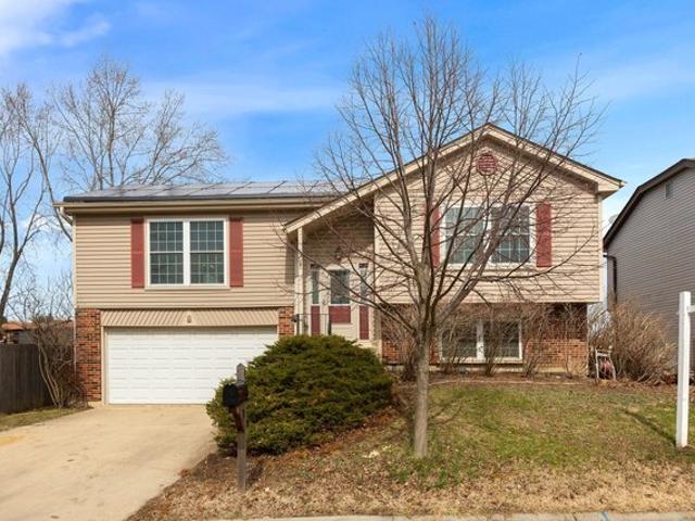House for sale in Streamwood, Illinois