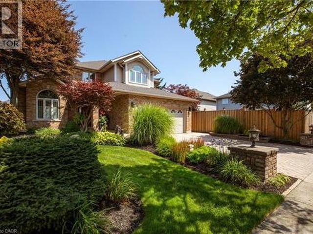 House for sale in Ancaster, Ontario