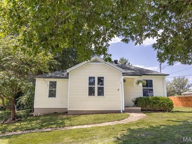 House for sale in Belleville, Illinois
