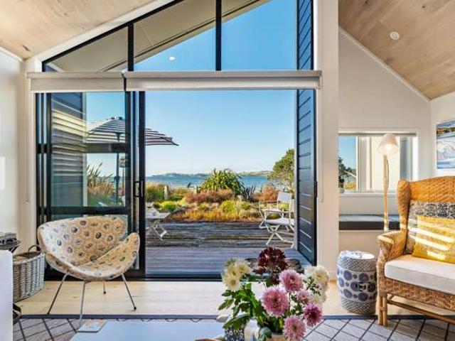 Townhouse for sale in Snells Beach