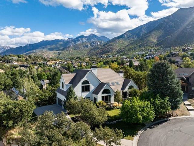 House for sale in Pepperwood, Sandy