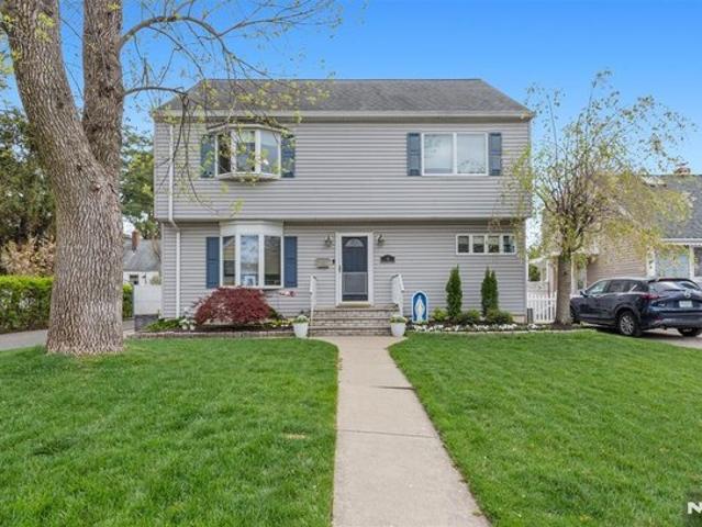 House for sale in Lodi, New Jersey