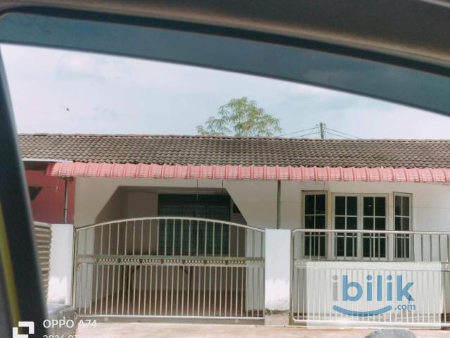 Room for rent in Perak, Intan