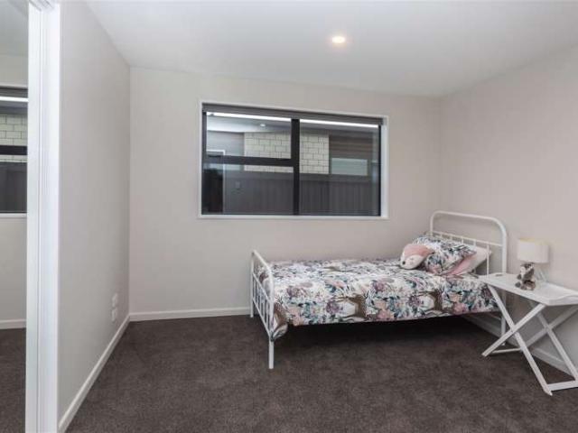 House for sale in Chaslands, Canterbury