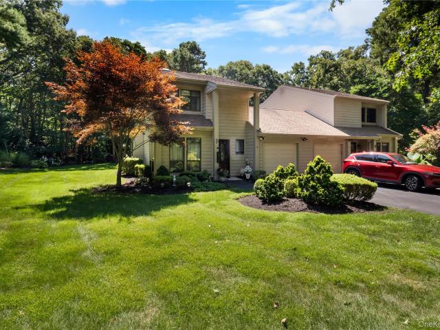 Condo for sale in Bohemia, New York