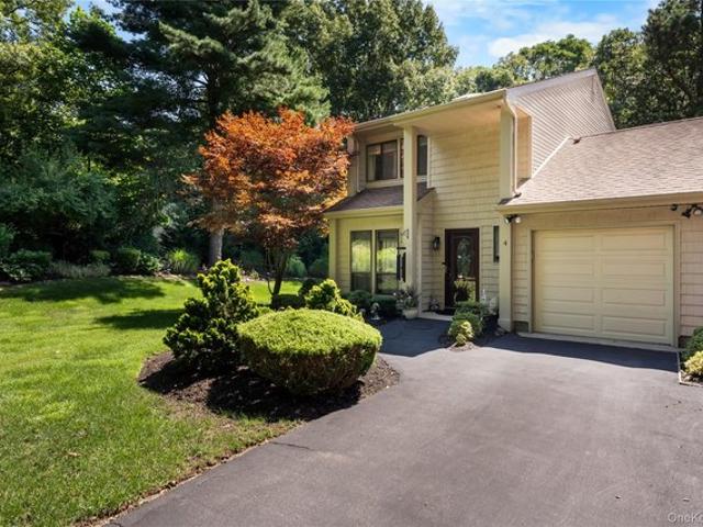 Condo for sale in Bohemia, New York