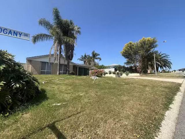 House for rent in Halls Head